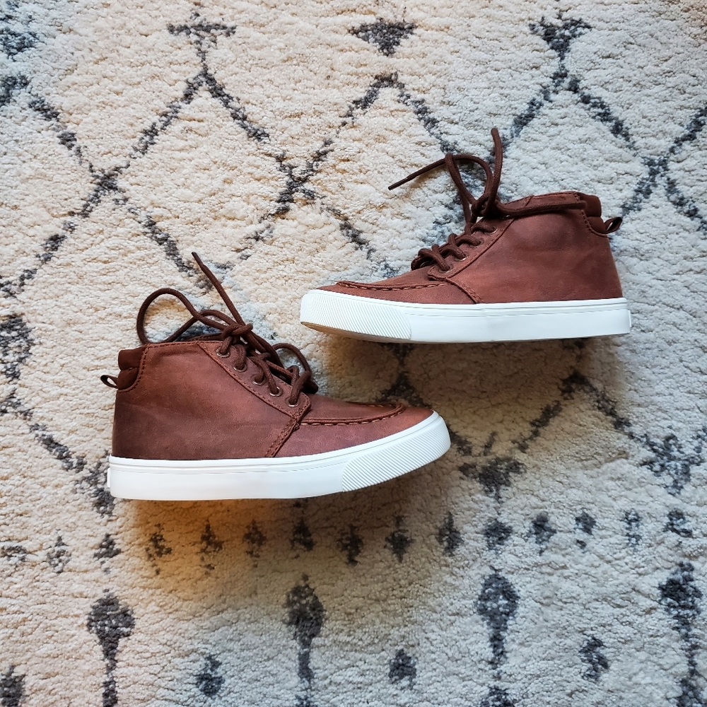 ❌SOLD❌ Old Navy High Tops! NWOB! 💕